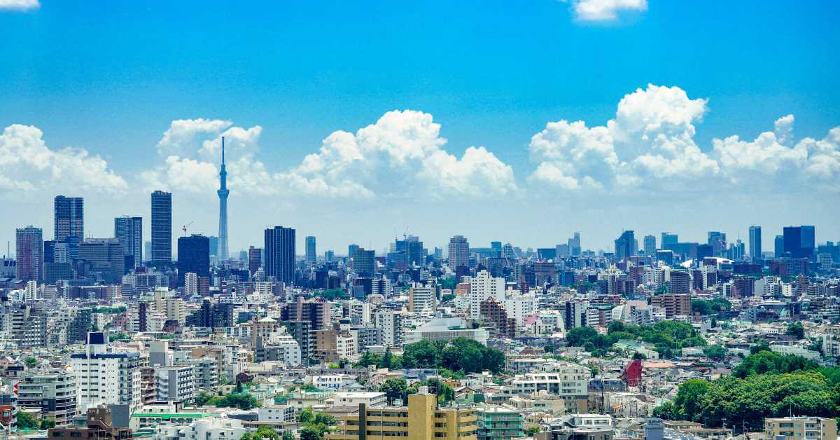 東京スカイツリーを望む青空の風景